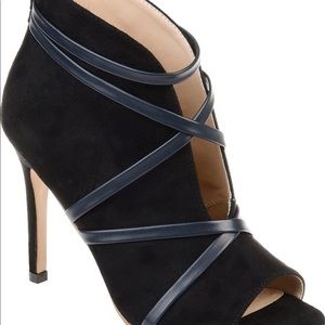 Brinley Co. Center Cutout Bootie 7.5 M